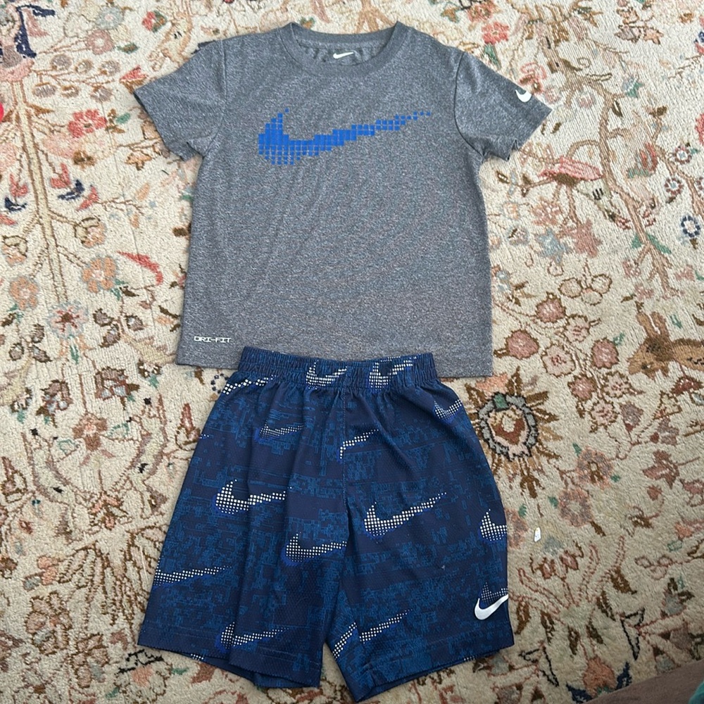 Boys or girls kids Nike dry -fit set